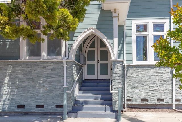 6300 Shattuck Ave 1, Oakland, CA 94609