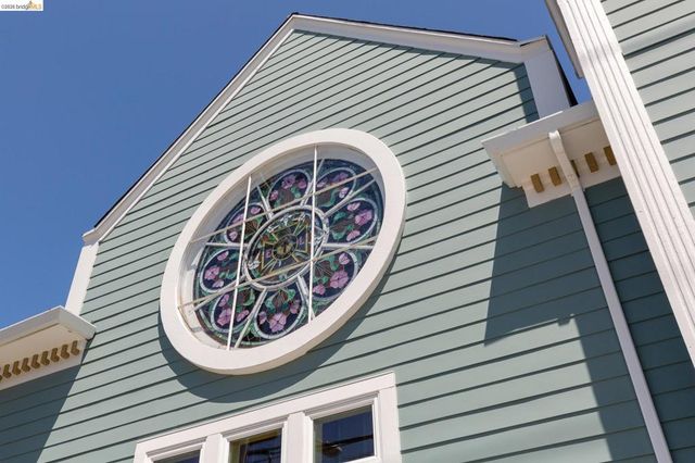 6300 Shattuck Ave 1, Oakland, CA 94609