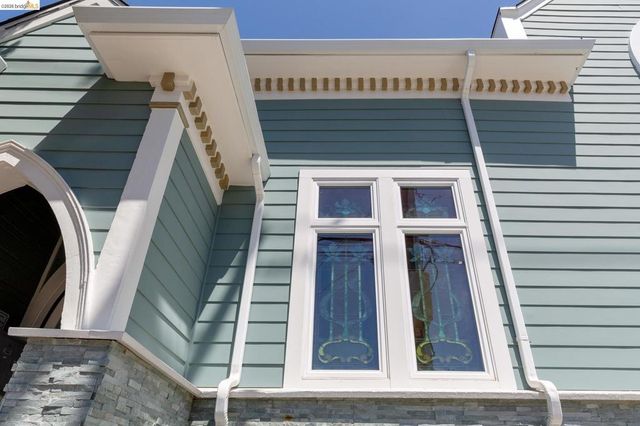 6300 Shattuck Ave 1, Oakland, CA 94609