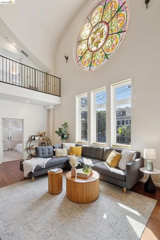 6300 Shattuck Ave 1, Oakland, CA 94609