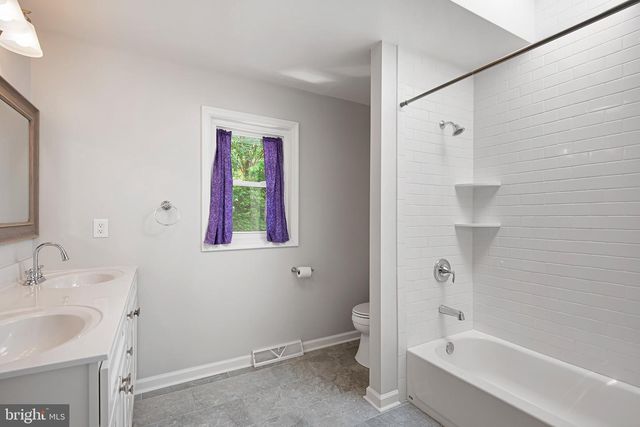 710 AMBLESIDE DR, Wilmington, DE 19808