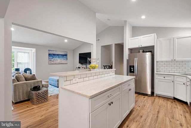 710 AMBLESIDE DR, Wilmington, DE 19808