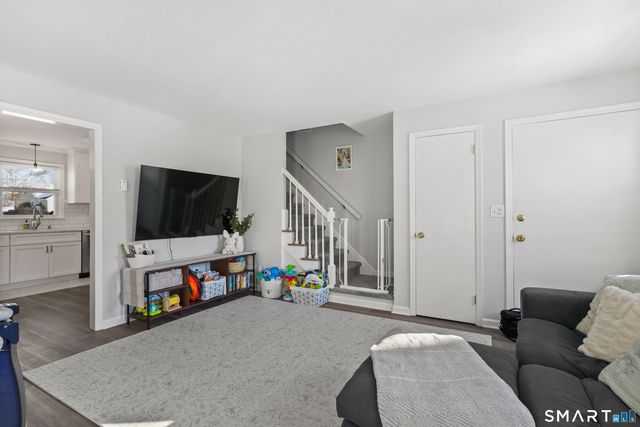 215 York Road, Fairfield, CT 06825