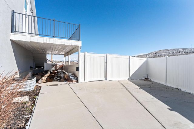 1857 E THUNDER GULCH RD, Eagle Mountain, UT 84005