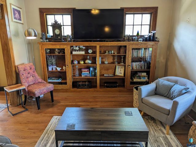 1310 S Dakota Ave Avenue, Sioux Falls, SD 57105