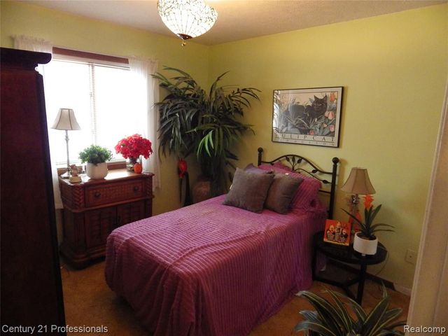 1137 Reads Run, Traverse City, MI 49685