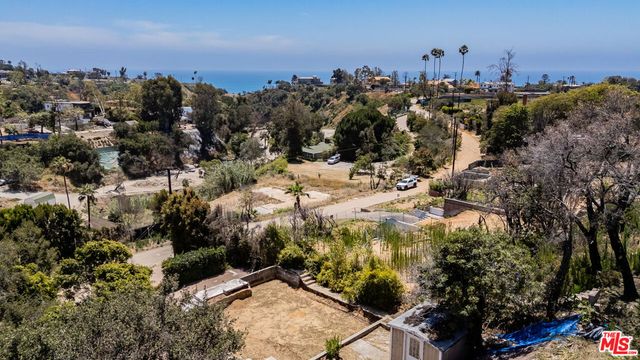 627 N Marquette Street, Pacific Palisades, CA 90272