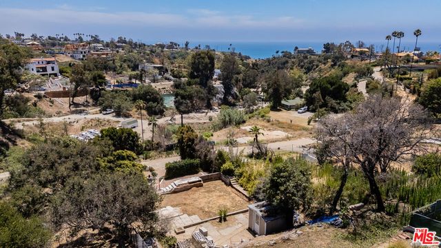 627 N Marquette Street, Pacific Palisades, CA 90272