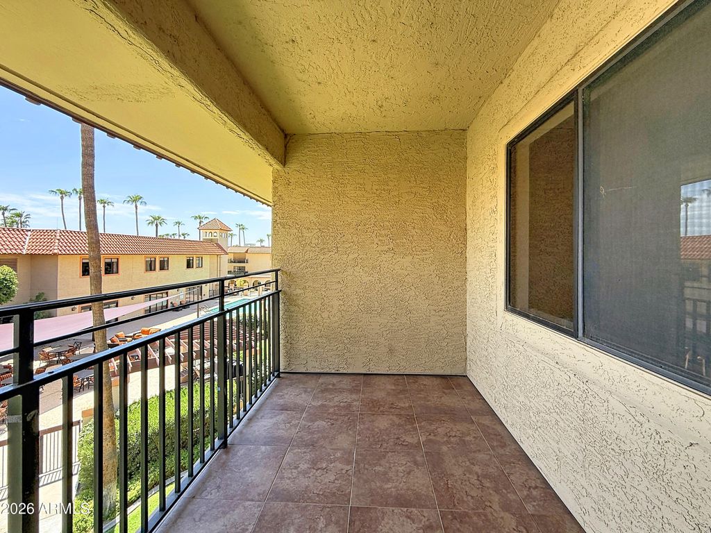10330 W Thunderbird Boulevard C304, Sun City, AZ 85351 — photo 2