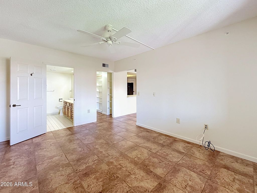 10330 W Thunderbird Boulevard C304, Sun City, AZ 85351 — photo 4