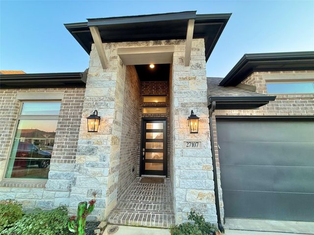 27107 Spearbract Hollow Trail, Hockley, TX 77447