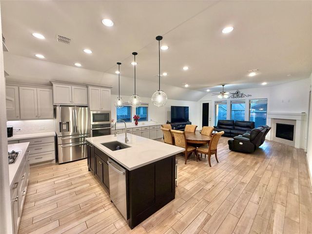 27107 Spearbract Hollow Trail, Hockley, TX 77447