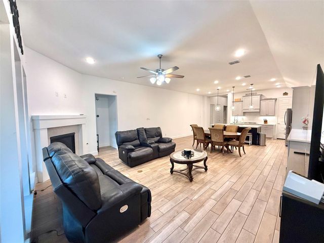 27107 Spearbract Hollow Trail, Hockley, TX 77447