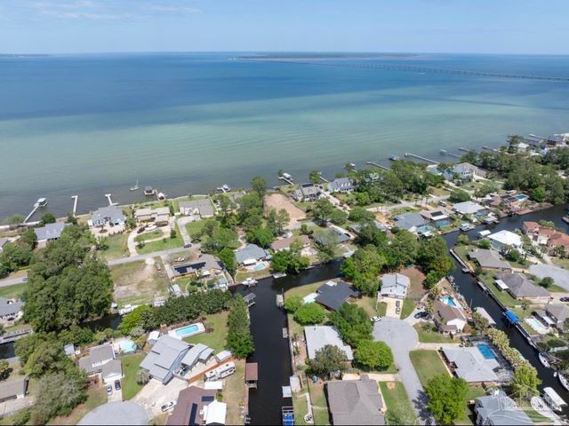 2952 Coral Strip Pkwy, Gulf Breeze, FL 32563