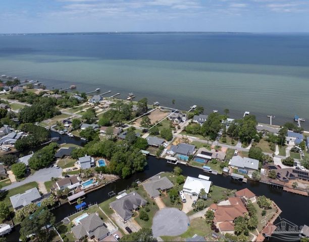 2952 Coral Strip Pkwy, Gulf Breeze, FL 32563