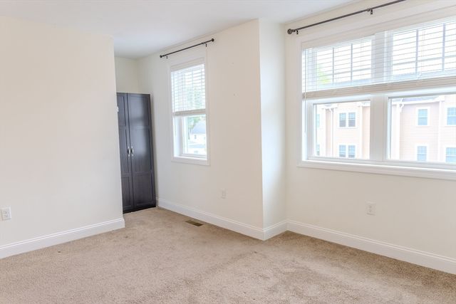 7 Gorham St 60, Chelmsford, MA 01824