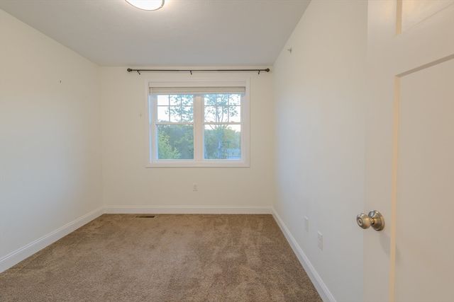 7 Gorham St 60, Chelmsford, MA 01824