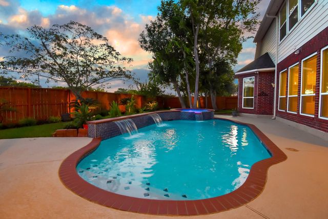 7902 Silent Forest Drive, Sugar Land, TX 77479