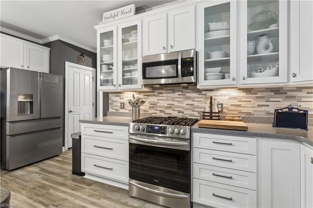 8312 Harbor View Ln, Norfolk, VA 23518