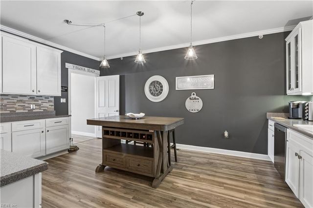 8312 Harbor View Ln, Norfolk, VA 23518