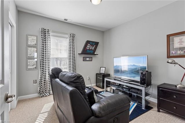 8312 Harbor View Ln, Norfolk, VA 23518