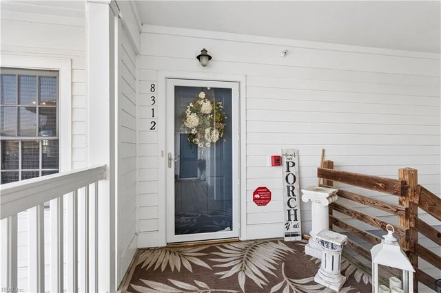 8312 Harbor View Ln, Norfolk, VA 23518