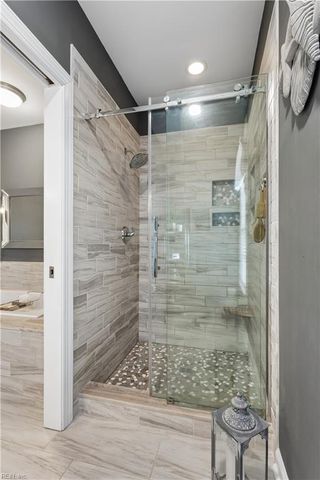 8312 Harbor View Ln, Norfolk, VA 23518