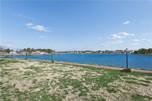 8312 Harbor View Ln, Norfolk, VA 23518