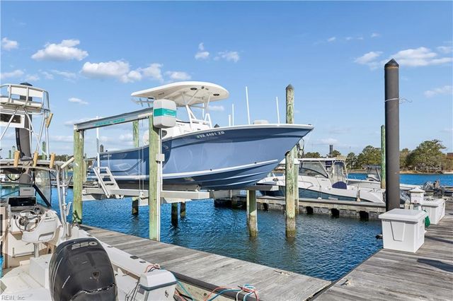 8312 Harbor View Ln, Norfolk, VA 23518