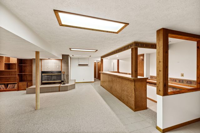2499 Willowwood Avenue, Valparaiso, IN 46383