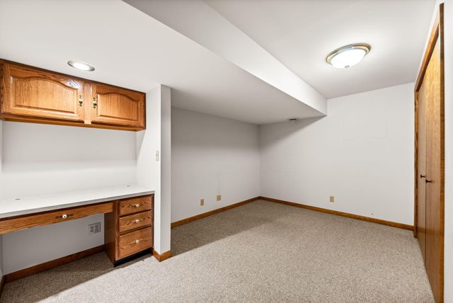 2499 Willowwood Avenue, Valparaiso, IN 46383