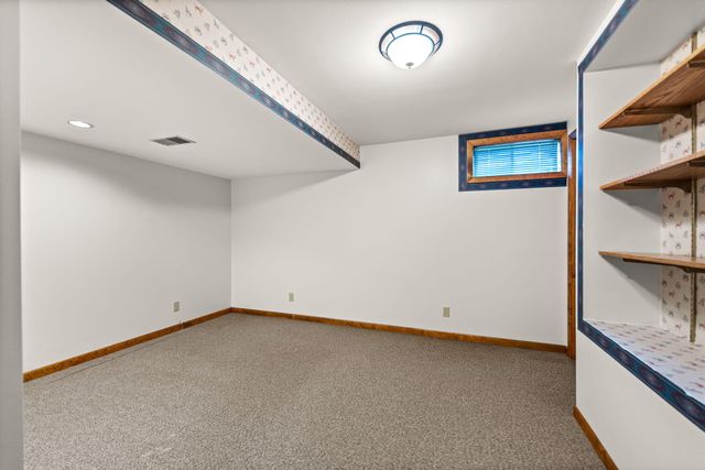 2499 Willowwood Avenue, Valparaiso, IN 46383