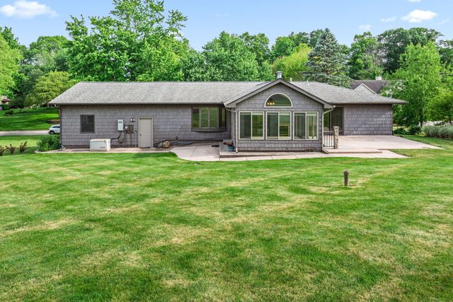 2499 Willowwood Avenue, Valparaiso, IN 46383