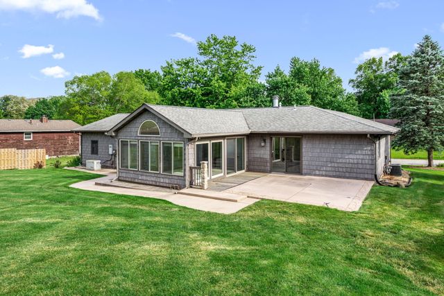 2499 Willowwood Avenue, Valparaiso, IN 46383