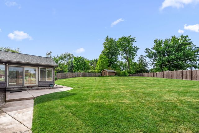 2499 Willowwood Avenue, Valparaiso, IN 46383