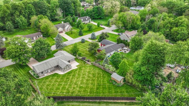2499 Willowwood Avenue, Valparaiso, IN 46383