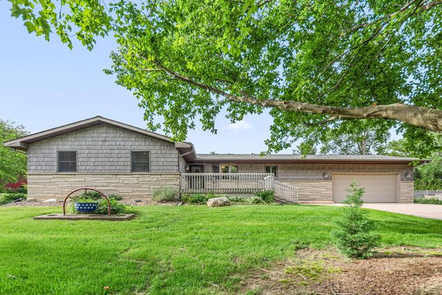 2499 Willowwood Avenue, Valparaiso, IN 46383