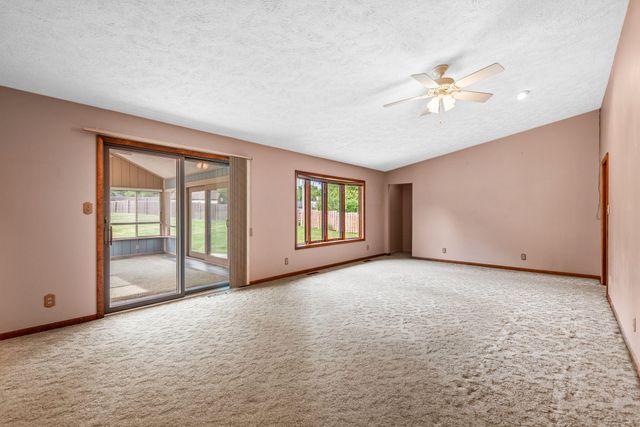 2499 Willowwood Avenue, Valparaiso, IN 46383