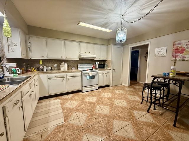 3659 Santa Fe St, Corpus Christi, TX 78411