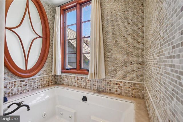 922 ROLANDVUE RD, Baltimore, MD 21204