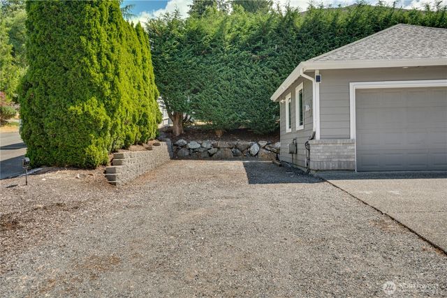 12865 SE 47th Place, Bellevue, WA 98006