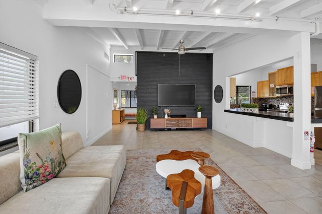 245 Seacrest Lane, Delray Beach, FL 33444