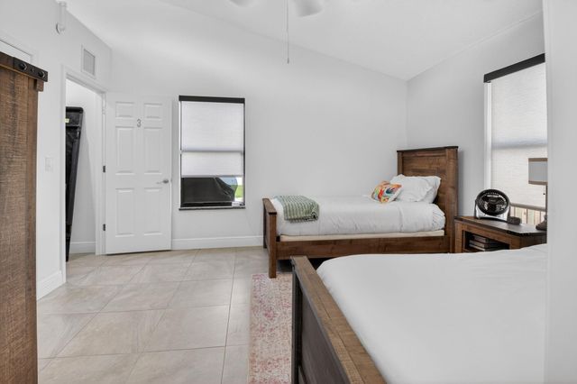 245 Seacrest Lane, Delray Beach, FL 33444