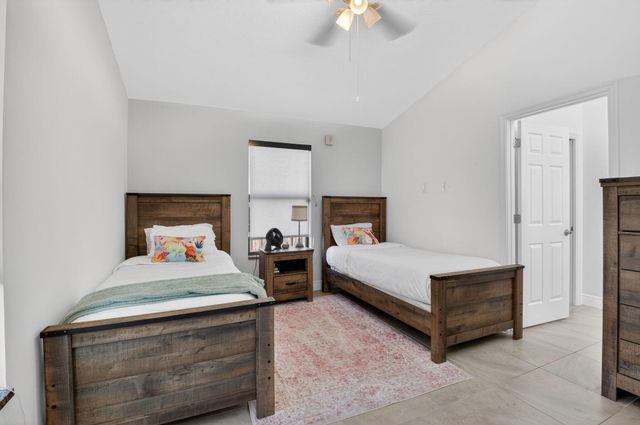 245 Seacrest Lane, Delray Beach, FL 33444