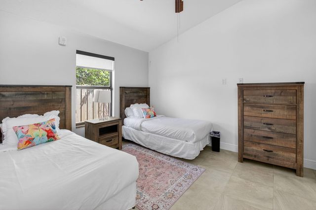 245 Seacrest Lane, Delray Beach, FL 33444