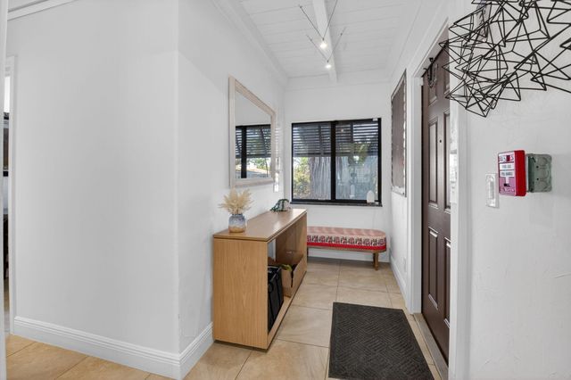 245 Seacrest Lane, Delray Beach, FL 33444