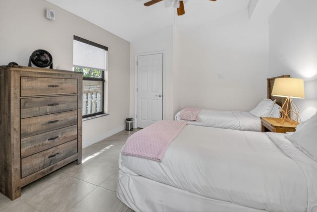 245 Seacrest Lane, Delray Beach, FL 33444