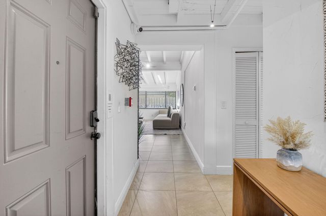 245 Seacrest Lane, Delray Beach, FL 33444