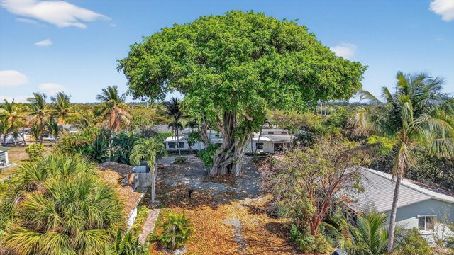 245 Seacrest Lane, Delray Beach, FL 33444