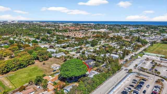 245 Seacrest Lane, Delray Beach, FL 33444